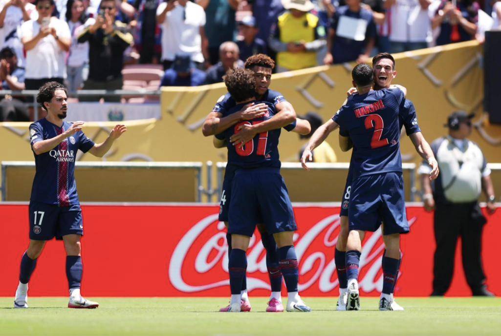 粉丝们振奋 粉丝们振奋